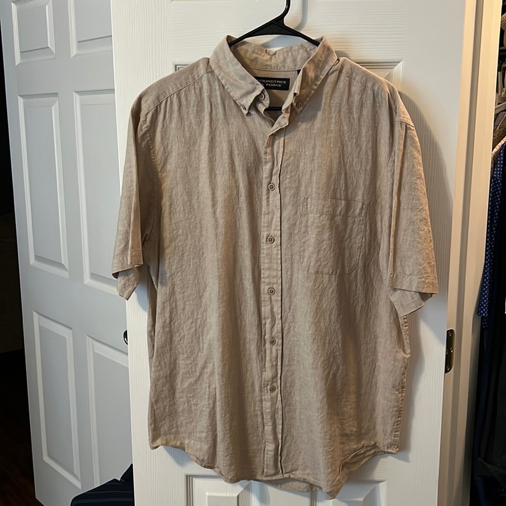 Roundtree and Yorke short sleeve button down size L